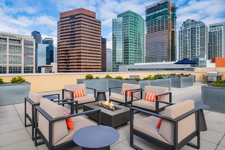 Downtown Bellevue apartments for rent near Microsoft - Metro 112 Apartments - rooftop